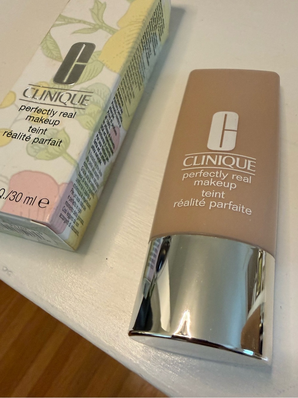 Clinique Perfectly Real Makeup Foundation — Shade 14 (N) Brand New in Box